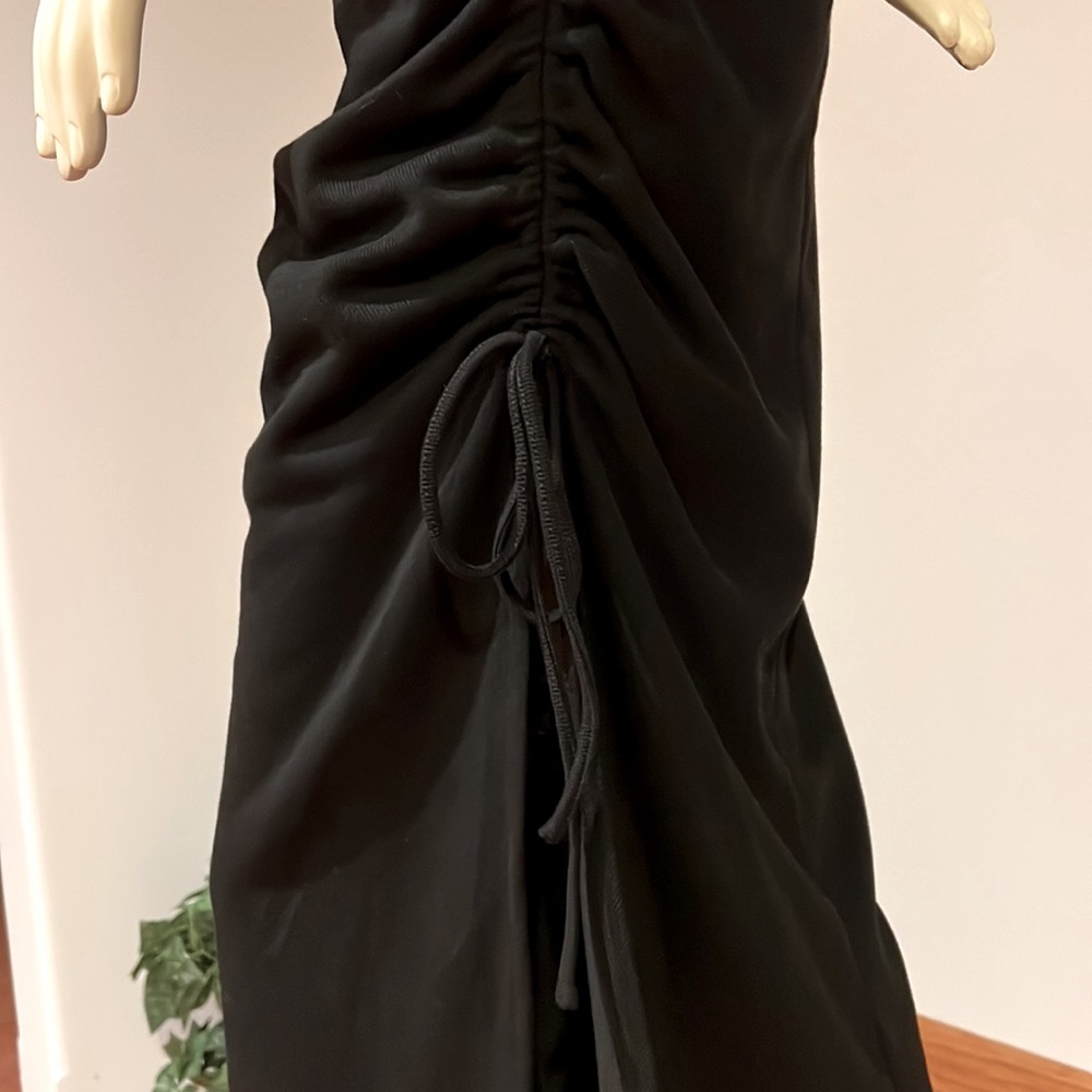 ⭐️ Ruched drawstring side with hem slit.This dress is so comfortable and chic+🎁 - Picture 5 of 10